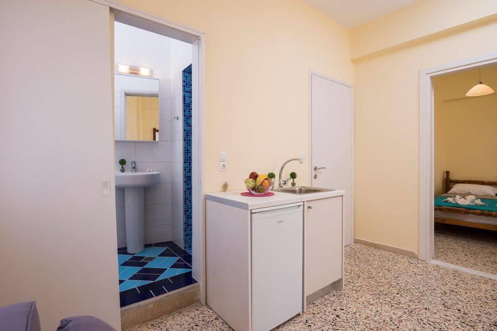 Penelopi Rooms Chrissi Akti Chania Exterior foto