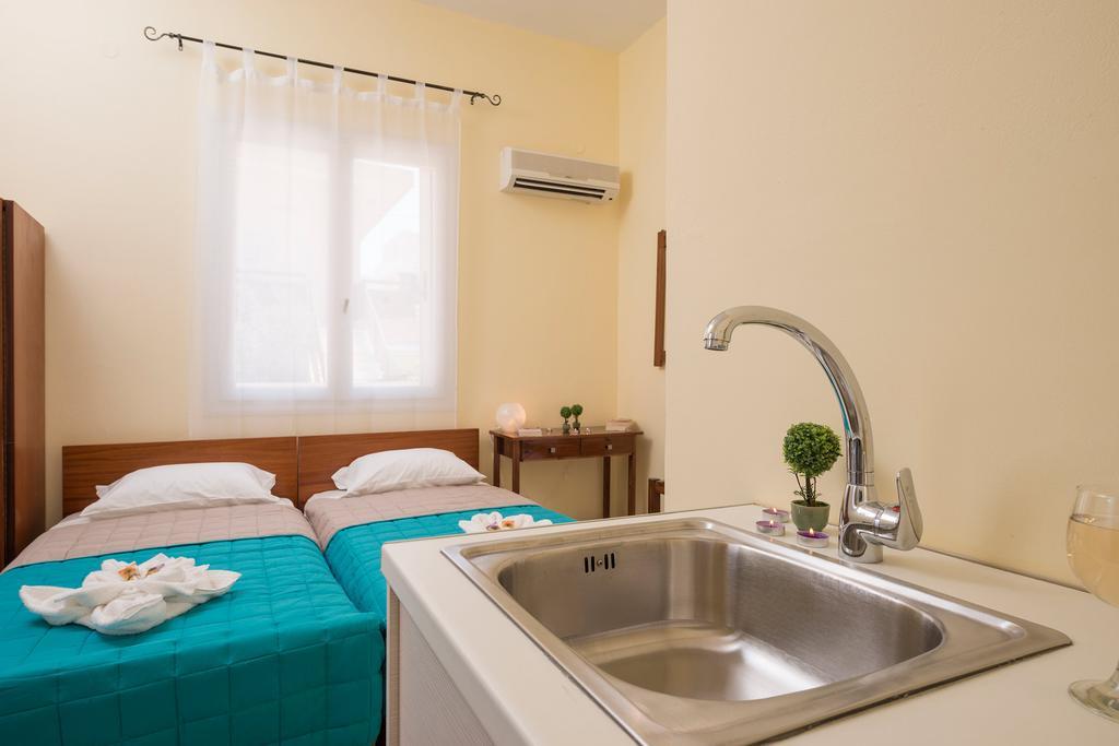 Penelopi Rooms Chrissi Akti Chania Quarto foto